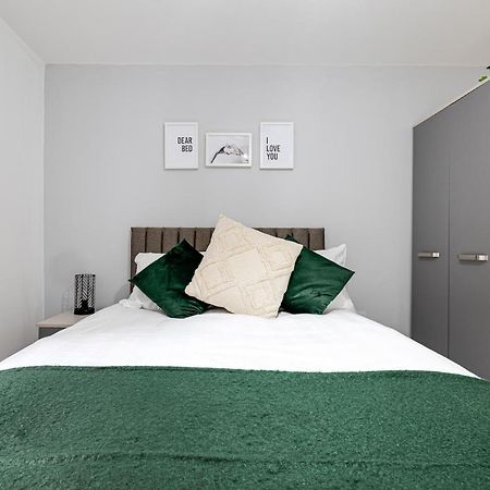 Cosy Modern Apt In Heart Of Stockport - Sleeps 4 Apartment Екстериор снимка