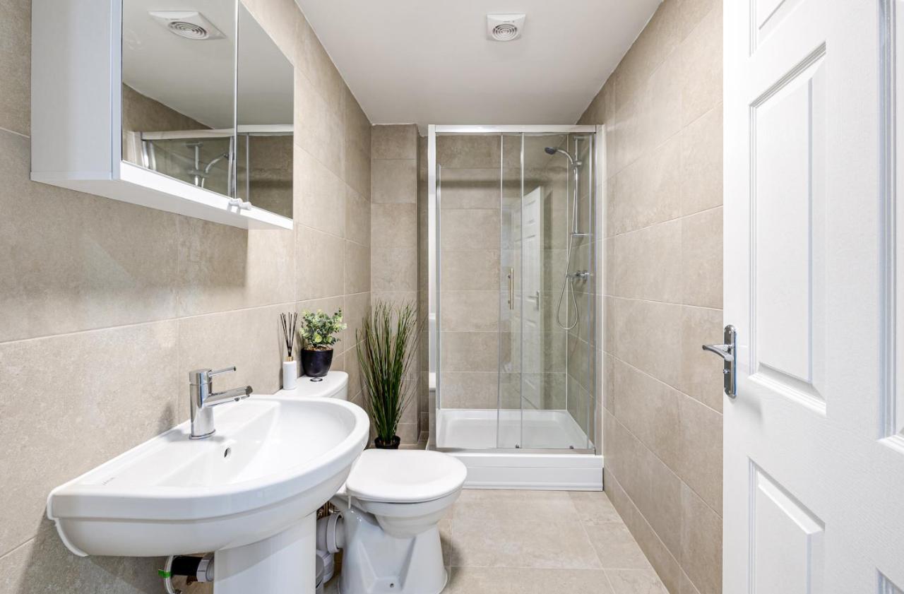 Cosy Modern Apt In Heart Of Stockport - Sleeps 4 Apartment Екстериор снимка