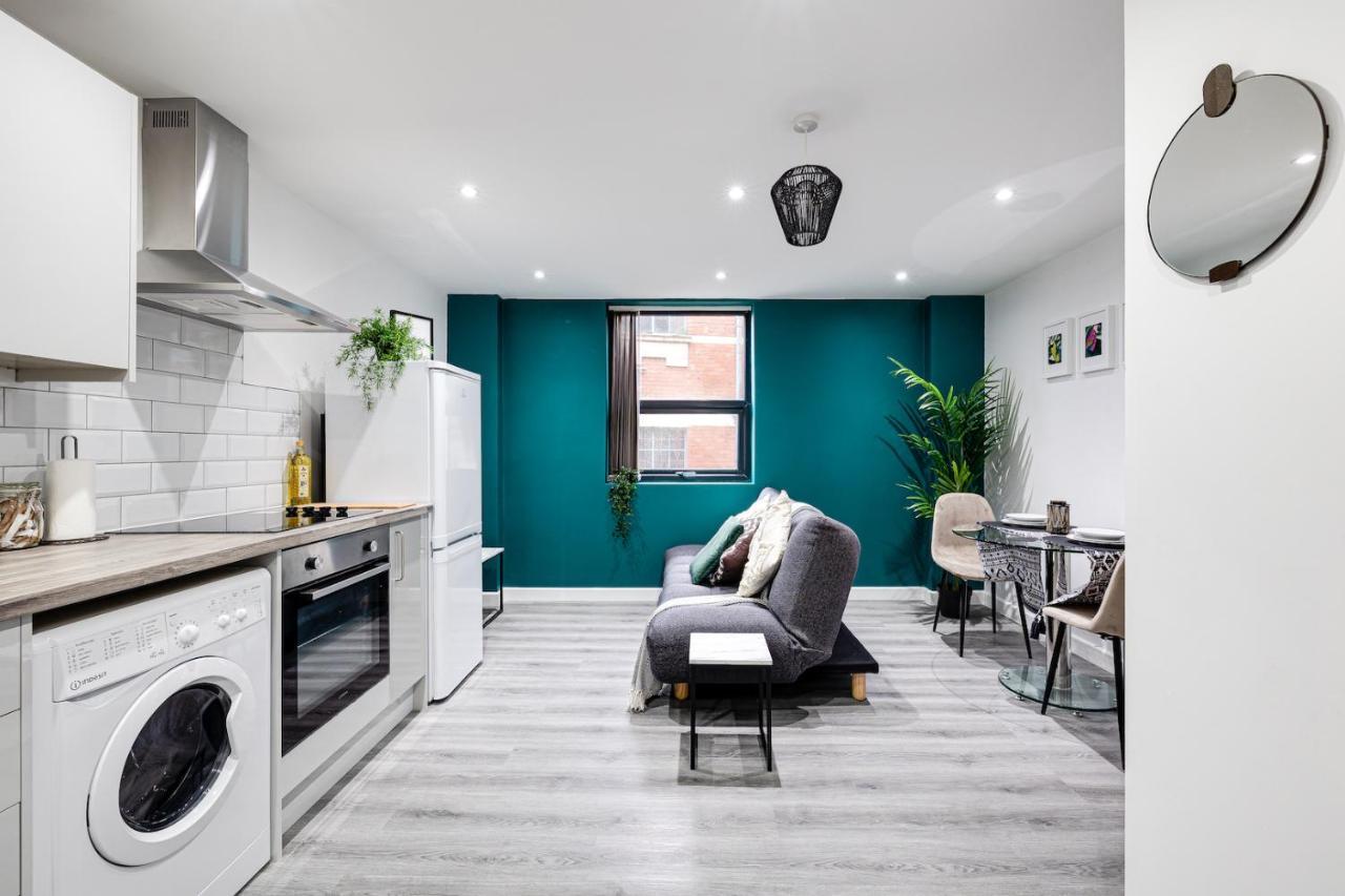 Cosy Modern Apt In Heart Of Stockport - Sleeps 4 Apartment Екстериор снимка