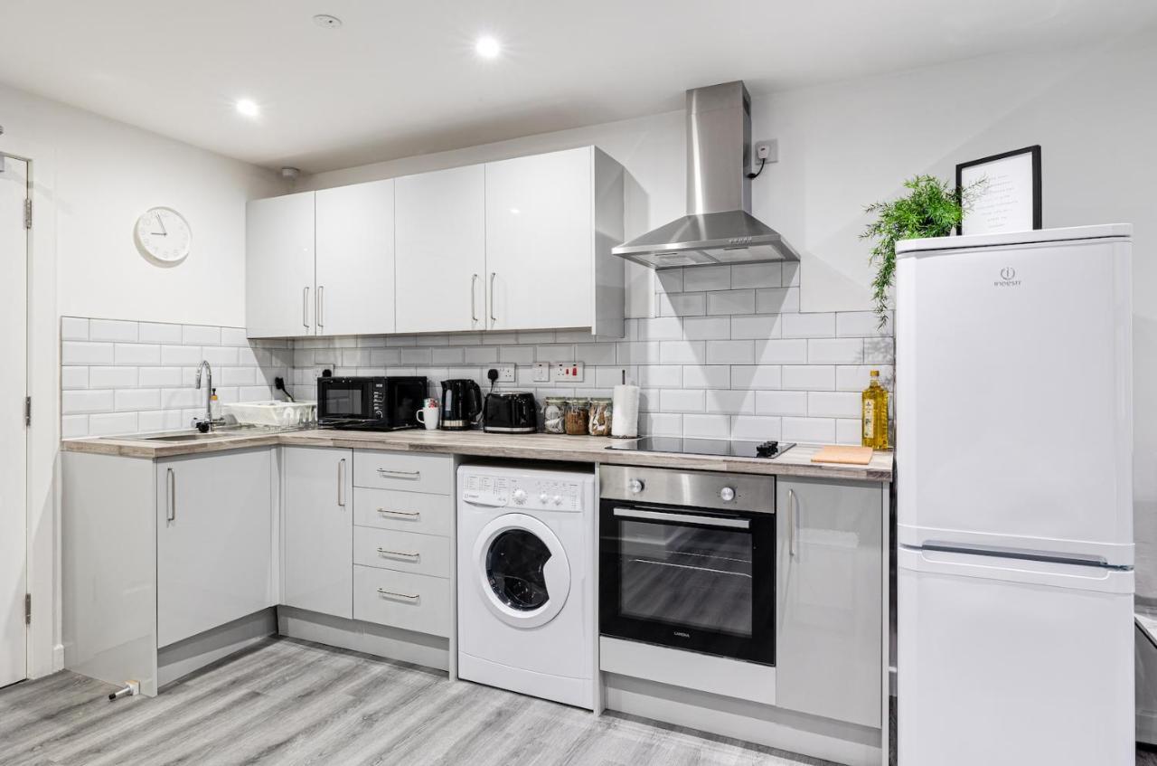 Cosy Modern Apt In Heart Of Stockport - Sleeps 4 Apartment Екстериор снимка