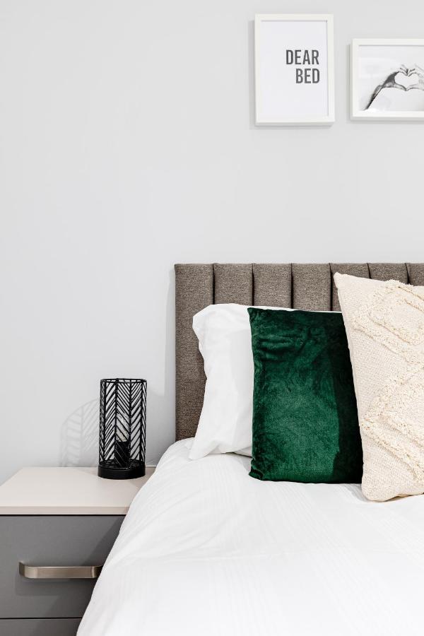 Cosy Modern Apt In Heart Of Stockport - Sleeps 4 Apartment Екстериор снимка