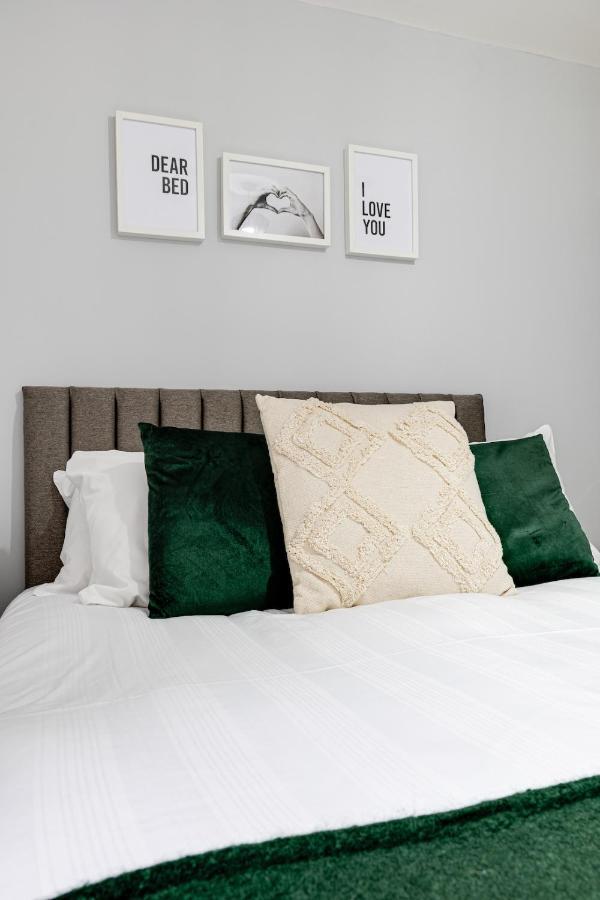 Cosy Modern Apt In Heart Of Stockport - Sleeps 4 Apartment Екстериор снимка
